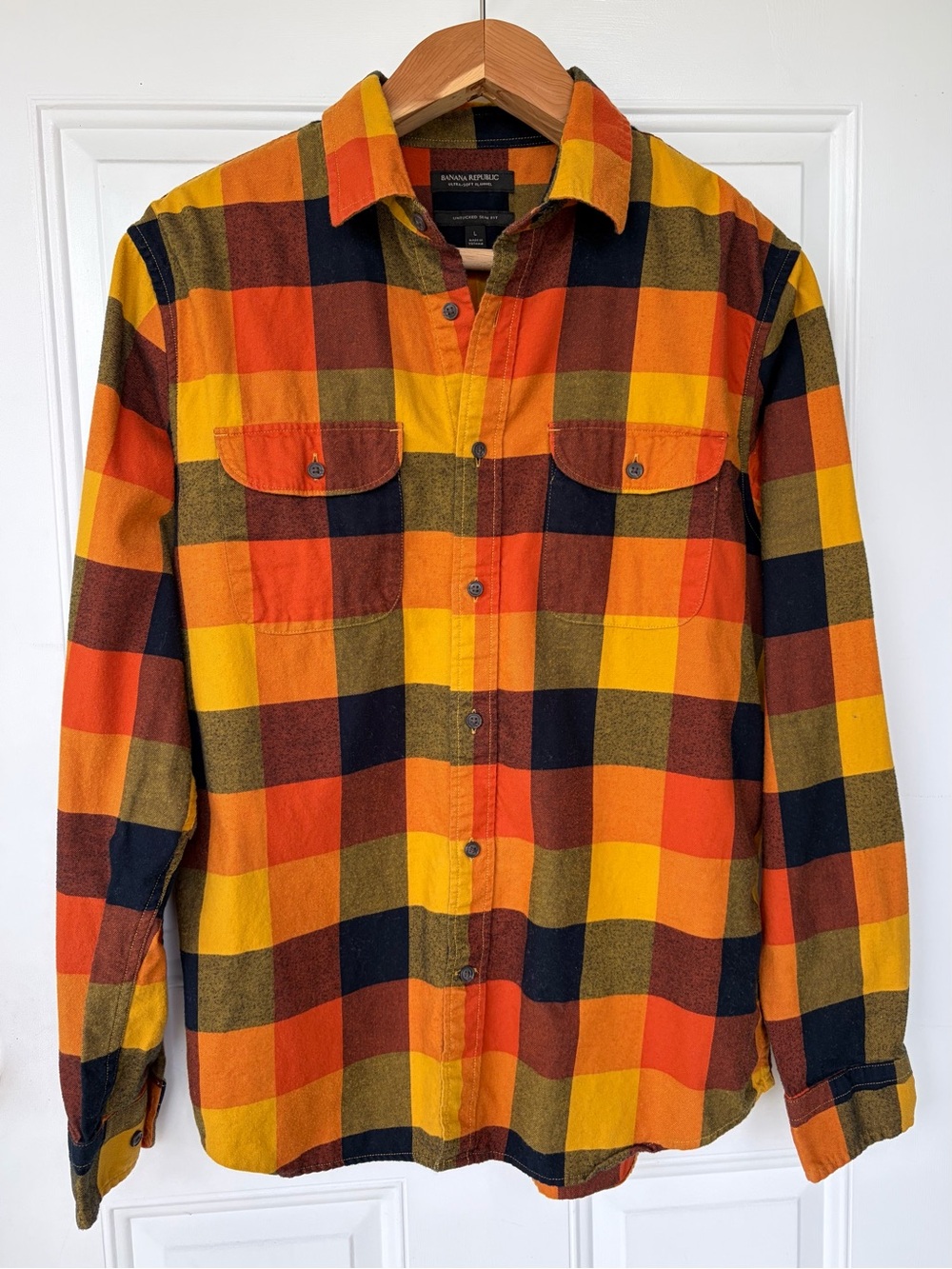 •Banana Republic• Mens Ultra Soft Flannel Plaid Untucked Slim Fit - Size Large